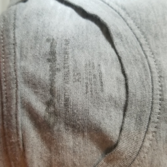 Champion tshirt - Picture 3 of 3